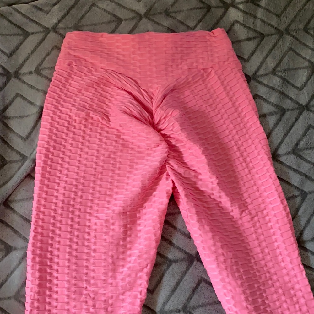 Pink Scrunch butt leggings💖